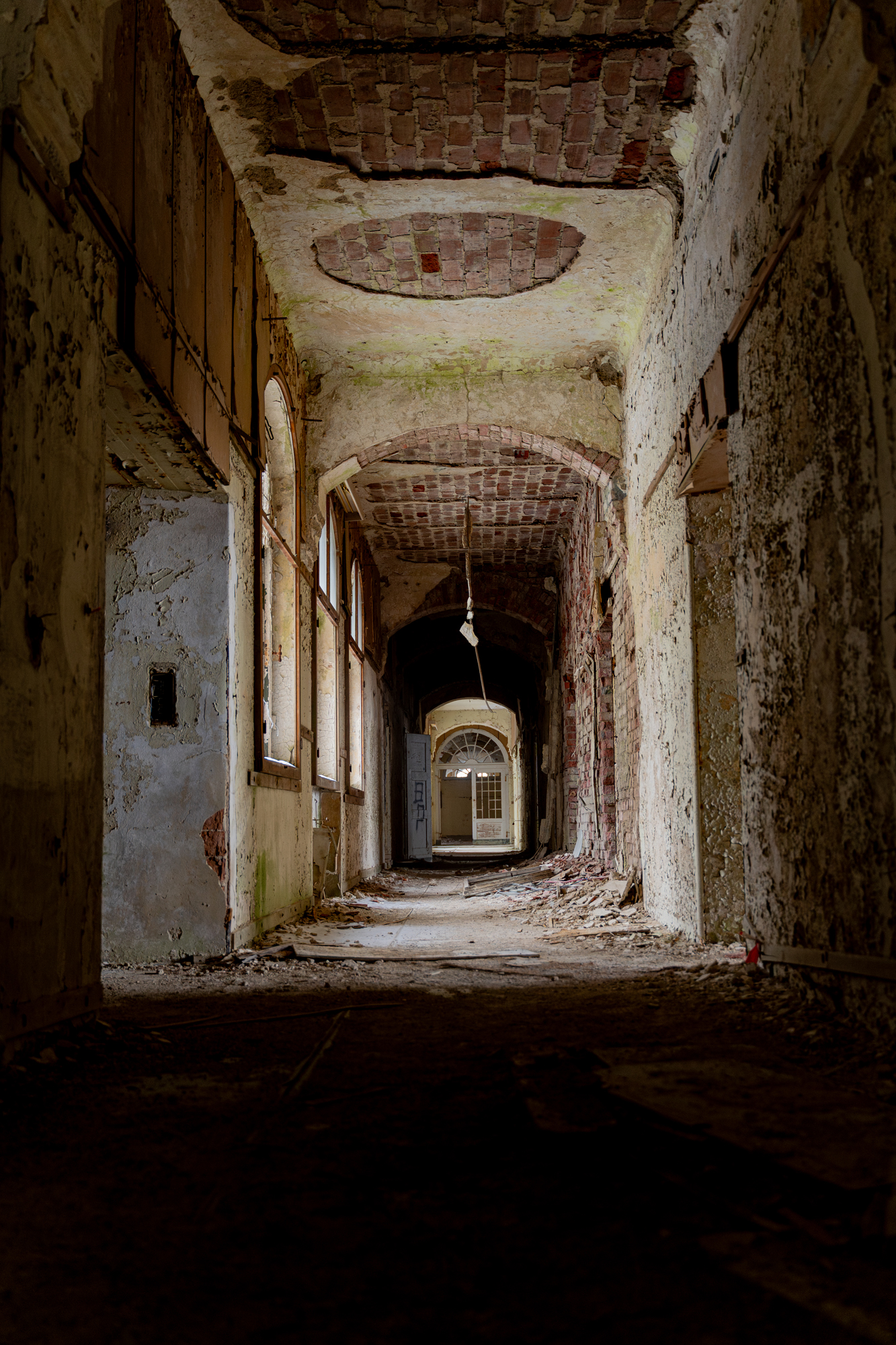 Johanniter Heilstätte Sorge – Langer Kellergang und altes Gemäuer